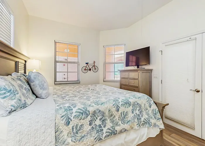 Harborview Grande 402