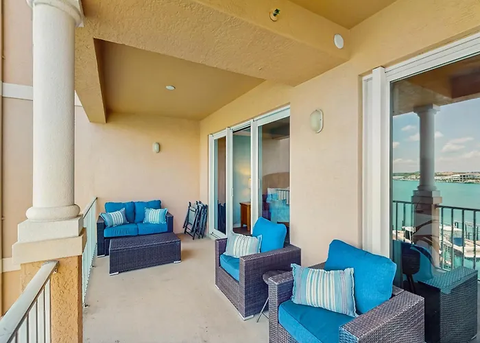 Harborview Grande 402